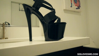 The Sexy Sister: A Beautiful Sibling Suck-Off.