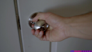 Sis Spreads for Bro: Seething Sibling Lust